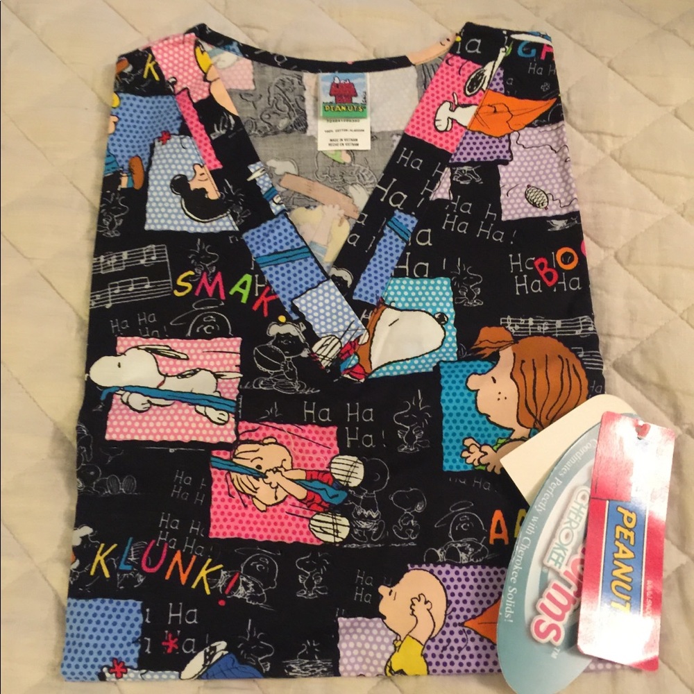 Peanuts scrub top -NEW size small